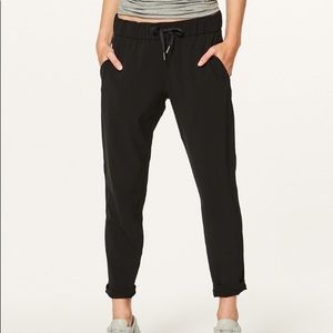 Lululemon On The Fly Cropped Jogger